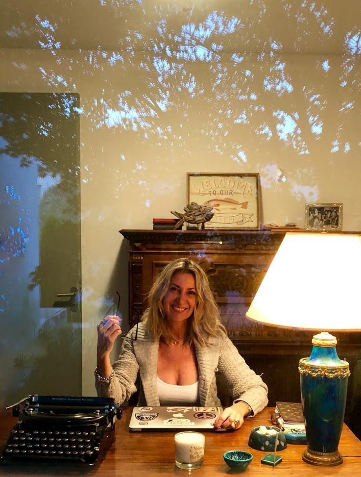 Fabiana Galcerán en su escritorio